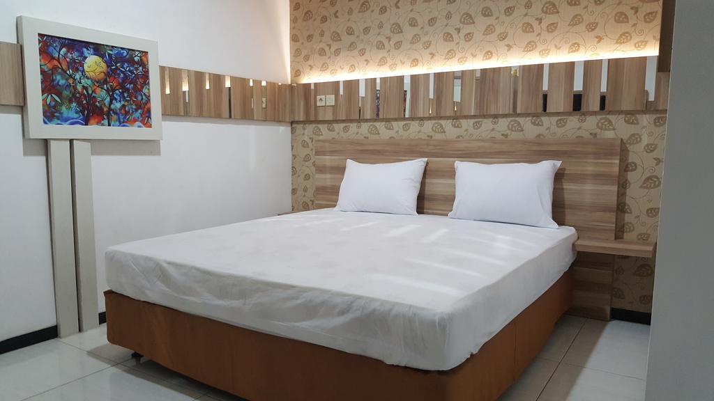 Hotel Omah Seroja Semarang Exterior foto